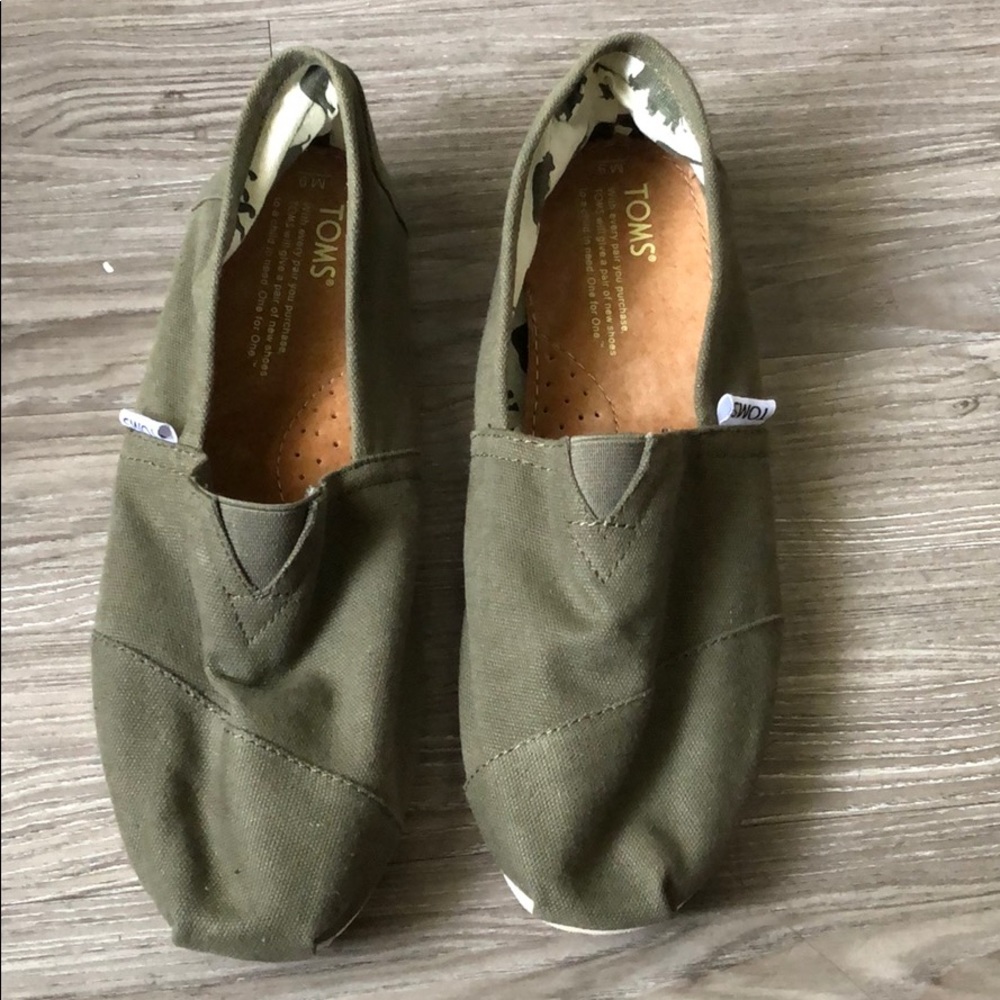 Toms